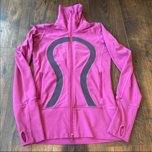 Lululemon In Stride Jacket Magenta Purple Pink Color With Gray Logo size 2 - Picture 2 of 6